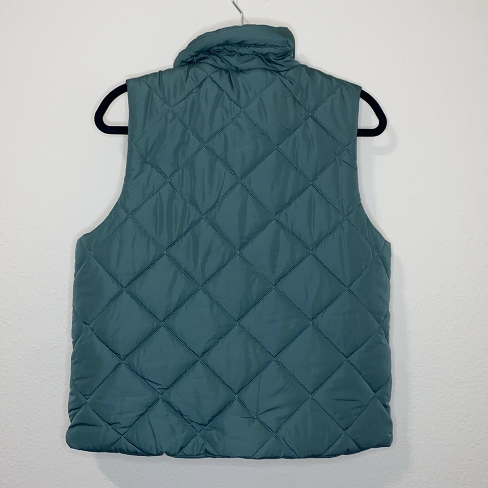 🪿Vera Bradley Full Zip Quilted Vest in Sage Green with floral print! - Picture 7 of 16